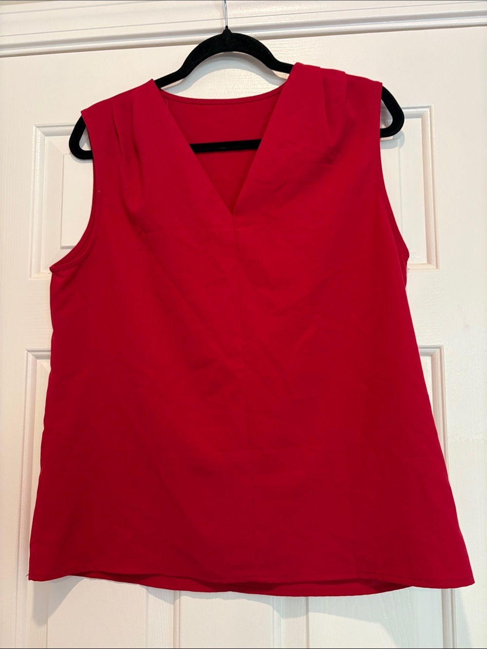 Sleeveless V-Neck Red Women's Top, Medium